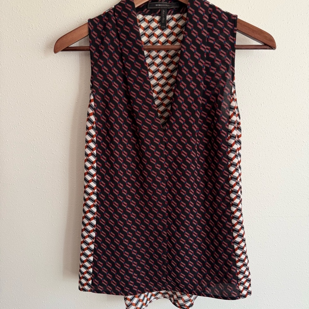 BCBGMAXAZRIA Sleeveless Wrap Top Geometric Print Blouse XXS